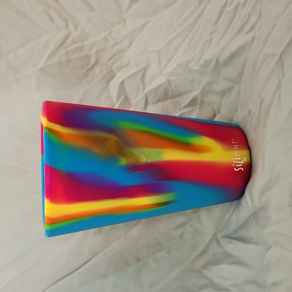 Silipint Other - NWOT Silipint 16 oz. Silicone Pint Hippie Hops Blue Pink Yellow Green Orange
